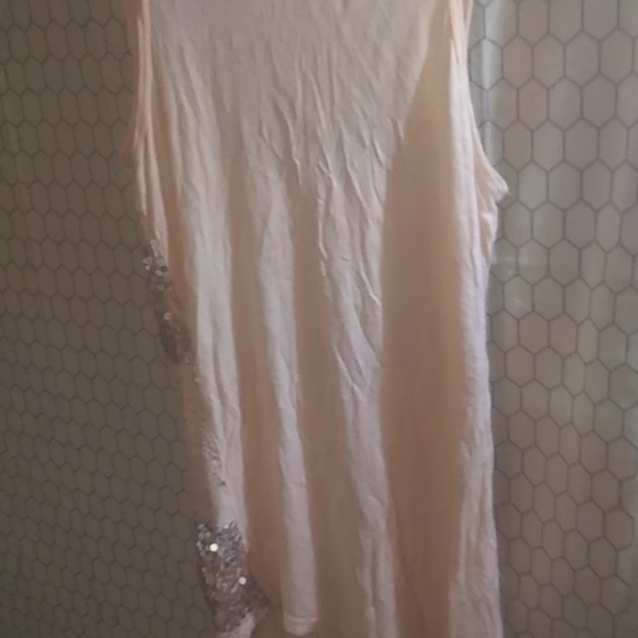 Tank - Picture 2 of 2